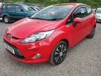 Używany Ford Fiesta 2011 Czerwony Hatchback