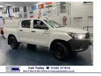 Used Toyota HiLux Active 150 HP (110 kW) 2019 White Pickup
