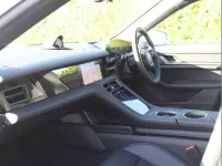 Begagnad Porsche Taycan 439 kW (598 HK) 2026 Grå Sedan