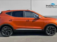 Usado MG ZS Exclusive 111 HP (81 kW) 2023 Laranja SUV