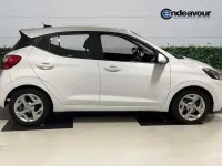 Used Hyundai i10 SE 67 HP (49 kW) 2022 White Hatchback