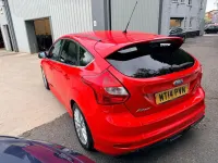 Używany Ford Focus Zetec 2014 Czerwony Hatchback