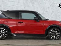 Usado Mini Cooper Hatch 113 kW (154 CV) 2025 Rojo Utilitario