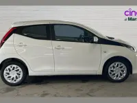 Used Toyota Aygo X-play 72 HP (52 kW) 2019 White Hatchback