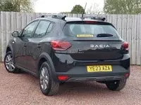 Usado Dacia Sandero Expression 91 CV (66 kW) 2023 Negro Utilitario