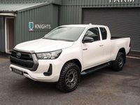 Used Toyota HiLux Active 204 HP (150 kW) 2025 White Pickup