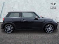 Gebraucht Mini Cooper Exclusive 134 PS (98 kW) 2023 Schwarz Kleinwagen