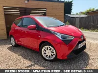 Used Toyota Aygo X-play 72 HP (52 kW) 2020 Red Hatchback