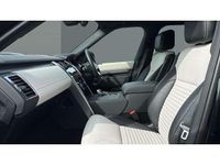 Usado Land Rover Discovery 5 SE Dynamic 296 HP (217 kW) 2024 Preto SUV