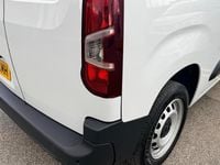 Used Citroën Berlingo 99 HP (72 kW) 2022 White MPV
