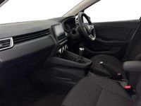Begagnad Renault Clio V Evolution 90 HK (66 kW) 2023 Silver Halvkombi