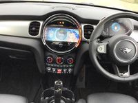 Usado Mini Cooper S Exclusive 176 HP (129 kW) 2024 Prateado Citadino
