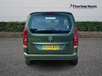 Używany Vauxhall Combo Design Edition 100 kW (136 KM) 2024 Zielony Minivan