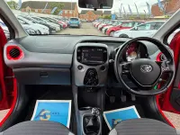 Gebraucht Toyota Aygo X-play 71 PS (52 kW) 2020 Rot Kleinwagen