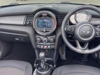 Używany Mini Cooper Classic 134 KM (98 kW) 2020 Czarny Hatchback