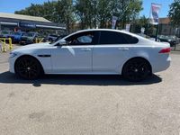 Second-hand Jaguar XF R-Sport 180 CP (132 kW) 2018 Alb Berlinǎ