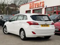 Used Hyundai i30 SE 110 HP (80 kW) 2015 White Estate