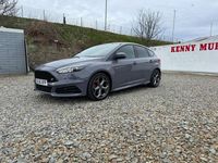 Usado Ford Focus ST 250 HP (183 kW) 2016 Cinzento Citadino