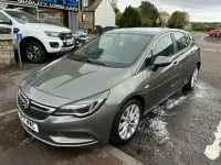 Usado Vauxhall Astra Design Edition 136 CV (100 kW) 2017 Gris Utilitario