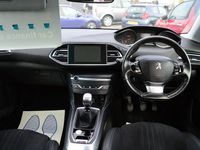 Used Peugeot 308 115 HP (84 kW) 2014 Blue Hatchback