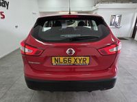 Used Nissan Qashqai Acenta 2016 Red SUV