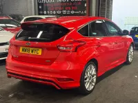 Used Ford Focus ST-Line 140 HP (102 kW) 2018 Red Hatchback