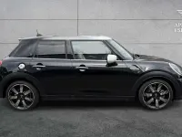 Używany Mini Cooper S Exclusive 176 KM (129 kW) 2024 Czarny Hatchback