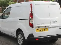 Begagnad Ford Transit Connect Limited 101 HK (74 kW) 2024 Vit Minibuss