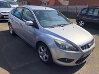 Używany Ford Focus Zetec 2010 Srebrny Hatchback