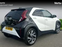 Used Toyota Aygo X 72 HP (52 kW) 2024 Pure white bitone (solid paint) SUV