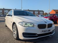 Begagnad BMW 520 Comfort Edition 184 HK (135 kW) 2014 Vit Kombi