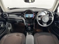 Usado Mini Cooper Classic 2023 Plateado Utilitario