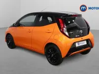 Second-hand Toyota Aygo X-cite 72 CP (52 kW) 2019 Portocaliu Hatchback