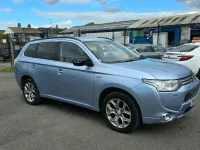 Used Mitsubishi Outlander P-HEV 2014 Blue Estate