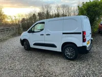 Second-hand Peugeot Partner 2022 Alb Monovolum