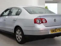 Begagnad VW Passat SE 2006 Silver Sedan