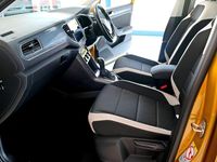 Used VW T-Roc SEL 150 HP (110 kW) 2021 Yellow SUV