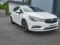 Used Vauxhall Astra SRi 136 HP (100 kW) 2016 White Hatchback