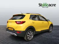Used Kia Stonic 99 HP (72 kW) 2022 Yellow SUV