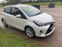 Used Toyota Yaris Sport 100 HP (73 kW) 2016 White Hatchback