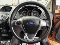 Used Ford Fiesta Zetec 125 HP (91 kW) 2012 Yellow Hatchback