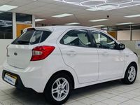 Usado Ford Ka Plus Zetec 85 HP (62 kW) 2017 Branco Citadino