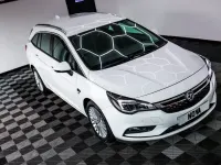 Used Vauxhall Astra Elite 136 HP (100 kW) 2017 White Estate