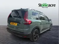 Used Dacia Jogger Extreme 141 HP (103 kW) 2025 Green MPV