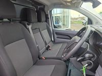 Used Peugeot Expert Premium 142 HP (104 kW) 2022 White Van