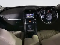 Używany Jaguar F-Pace Portfolio 180 KM (132 kW) 2018 Niebieski SUV