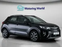 Usado Kia Stonic 99 CV (72 kW) 2022 Negro SUV