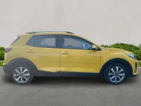 Begagnad Kia Stonic 2023 Gul SUV