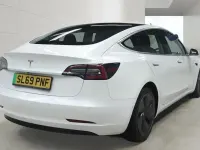 Usado Tesla Model 3 Standard Range 239 kW (325 CV) 2019 Blanco Berlina
