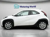 Usado Toyota Aygo X PURE 71 HP (52 kW) 2022 Branco SUV